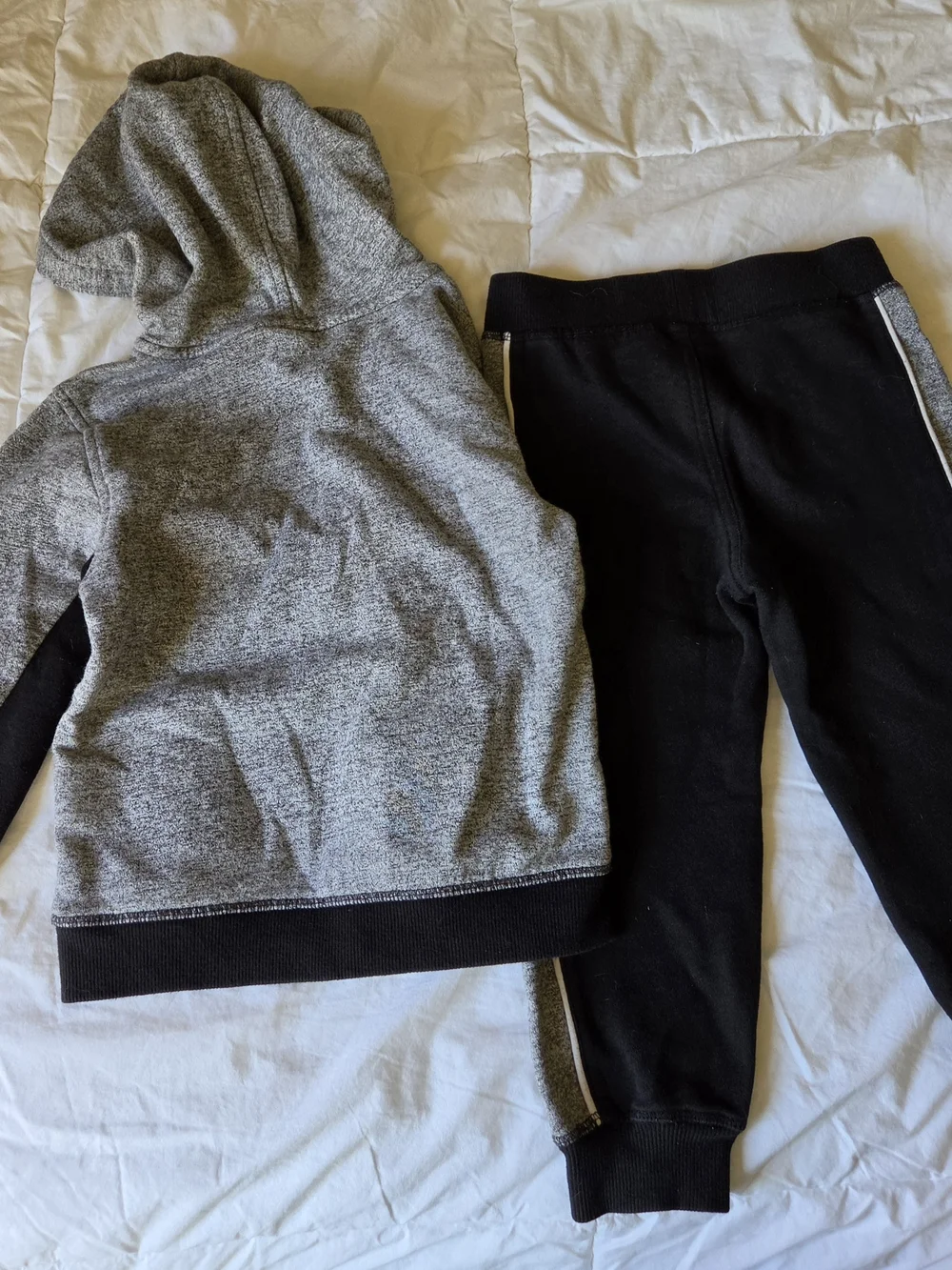 Calvin Klein Jeans Toddler Boys 2PC Tracksuit Hoodie Joggers Set Black Gray 4T